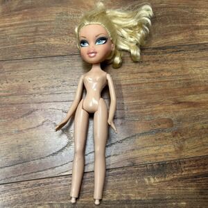 VTG 2001 MGA Bratz Pirate Treasure's Collection Cloe Doll Only Teal Eyes Blonde